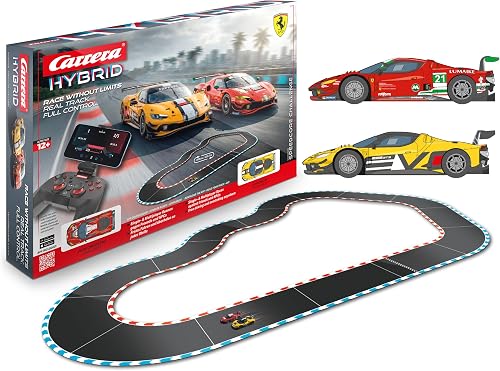 Carrera Hybrid Speedcore Challenge mit zwei Ferrari 296 GT3.